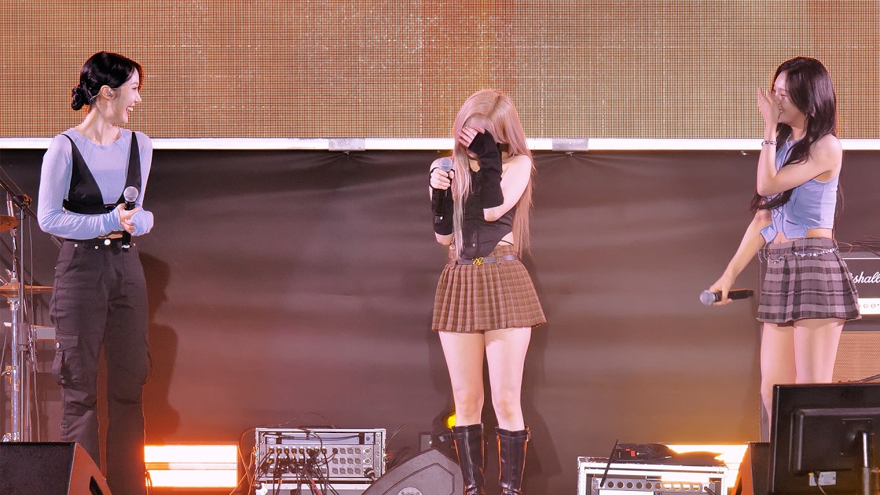 비비지 직캠 ﻿- 무대 토크컷 / 241011 인제 군장병 한마음 뮤직페스티벌 / VIVIZ fancam