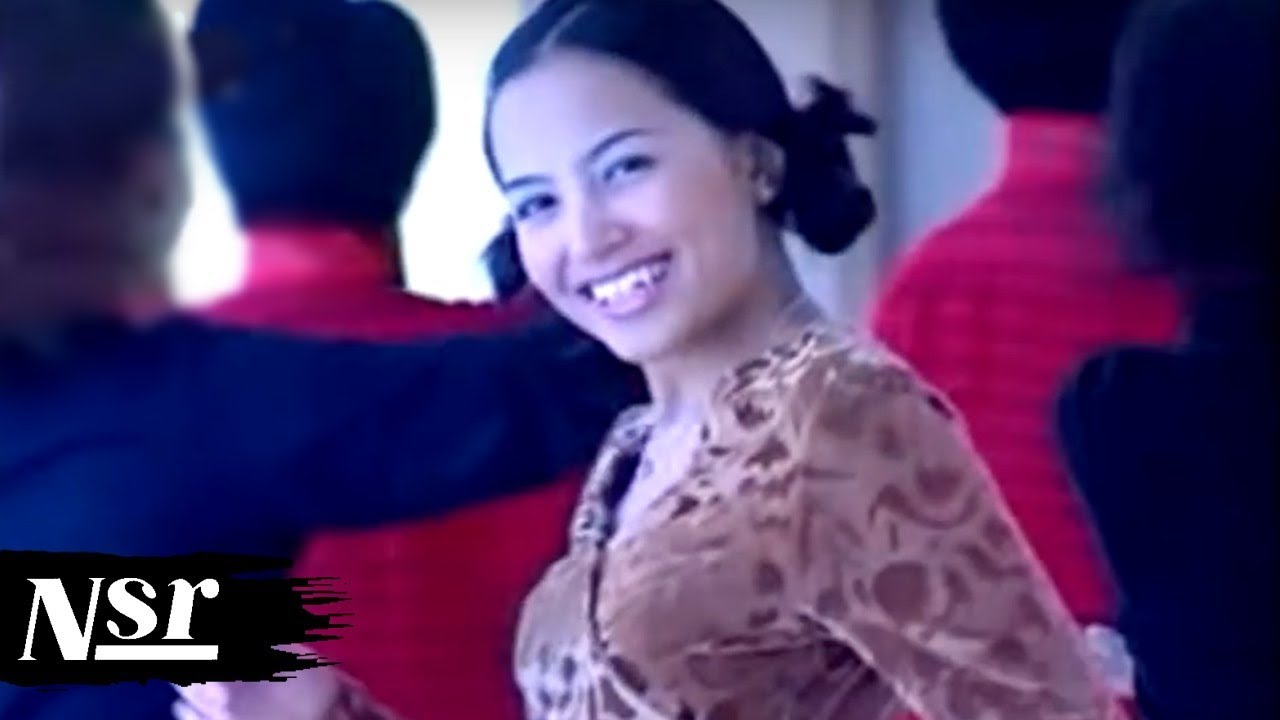 Haiza - Senggol Senggolan , Cubit Cubitan (Official Music Video HD Version)