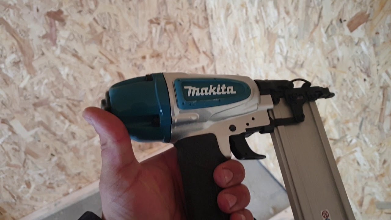 pistol pneumatic de batut cuie  makita af 560