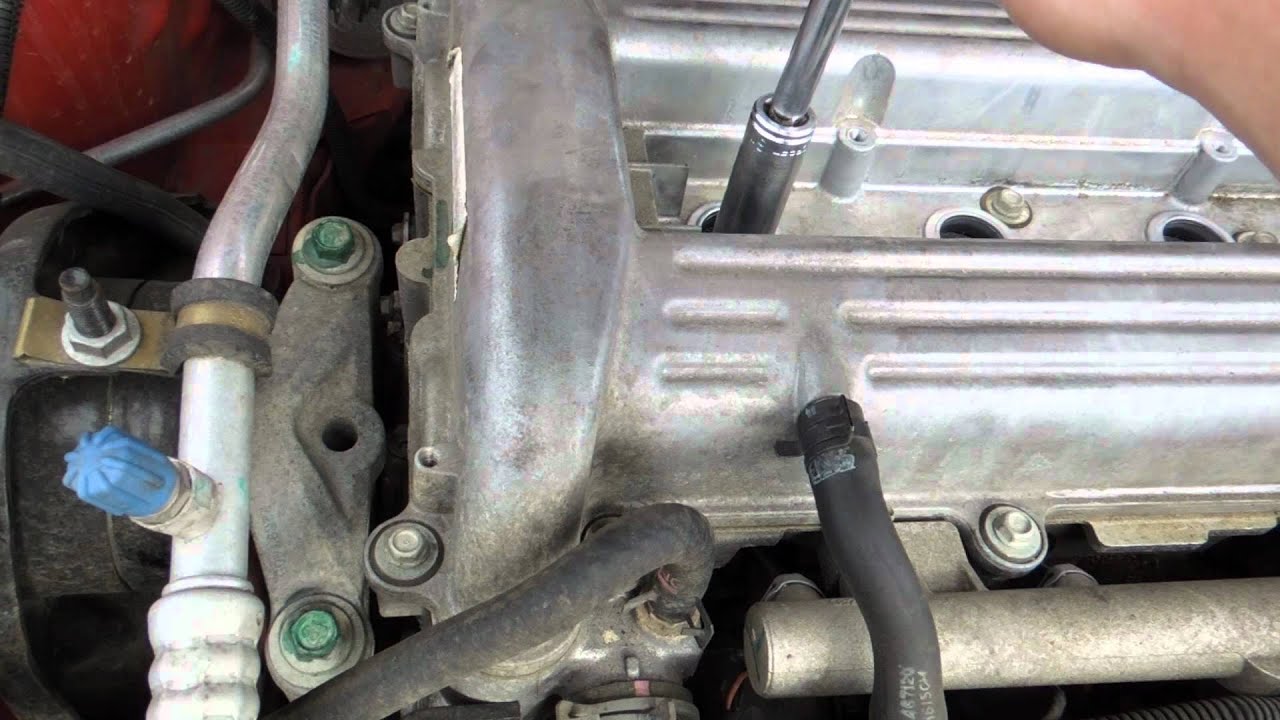 как поменять свечи зажигания на Pontiac Sunfire