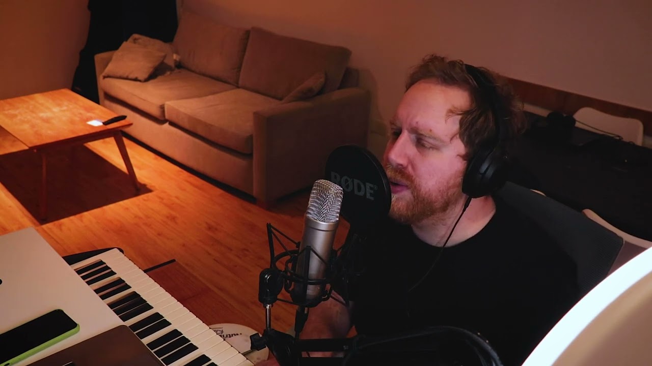Crímenes Perfectos - Andrés Calamaro (Cover Version Piano Acustico y Voz por Uriel Kutner)
