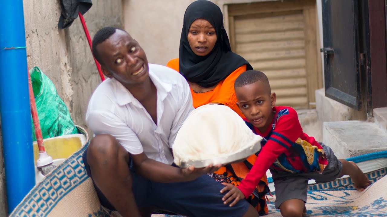 UGALI   WOTE HUU DOGO SELE  KAMCHOMA STEVE OOOHOOOO......@Steve_Mweusi