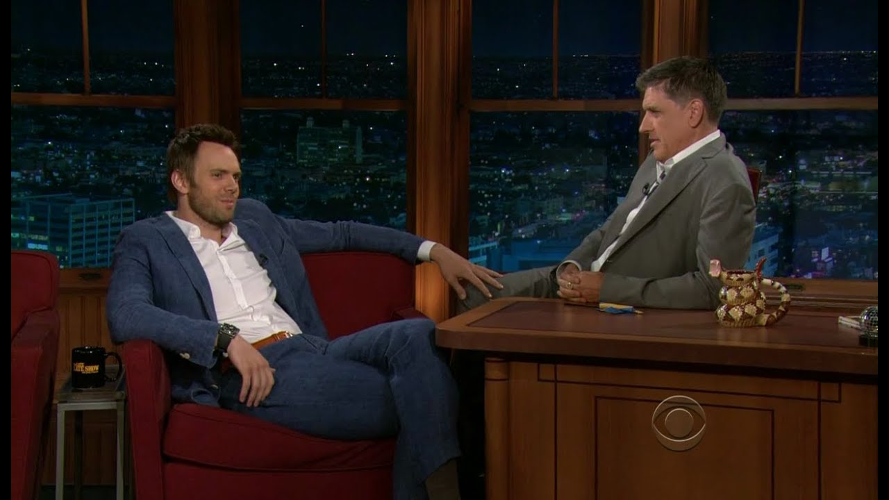 Late Late Show with Craig Ferguson 10/5/2011 Joel McHale, Elizabeth Cook