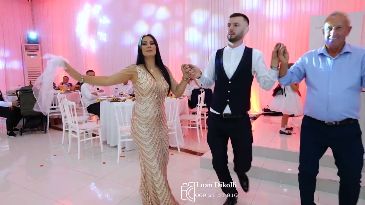 Krushqit marin vallen ne dasmen e Klajdit & Leonores. Live Adriatik Bejo  (Dasma Shqiptare 2025)