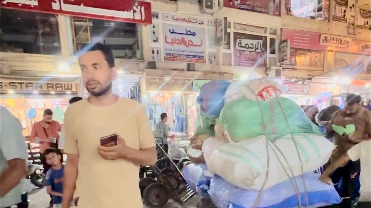 نزلت سوق البواقي اكتشفت مكان عنده شنط وشوزات بواقي المحلات السعر ١٣٠ جنيه 🤷‍♀️⁉️