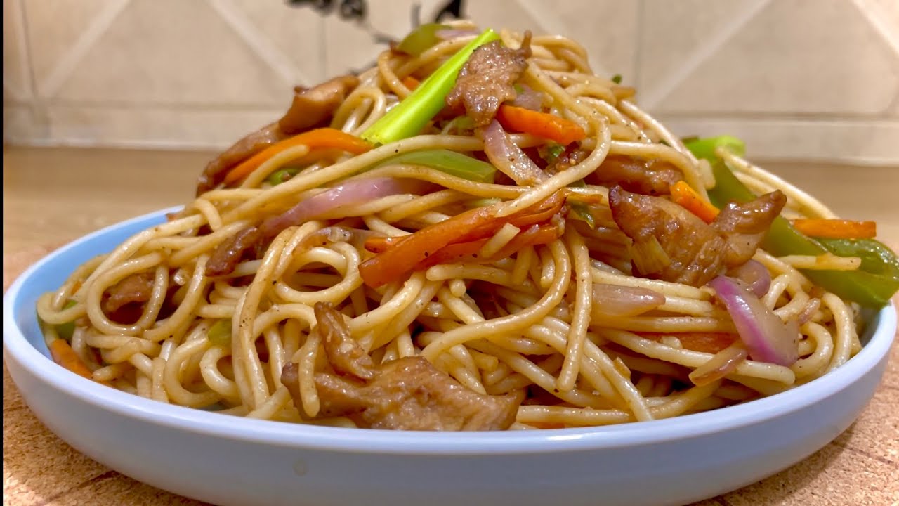 How to Make Chicken Chow Mein at Home | Easy Recipe without Oyster Sauce 