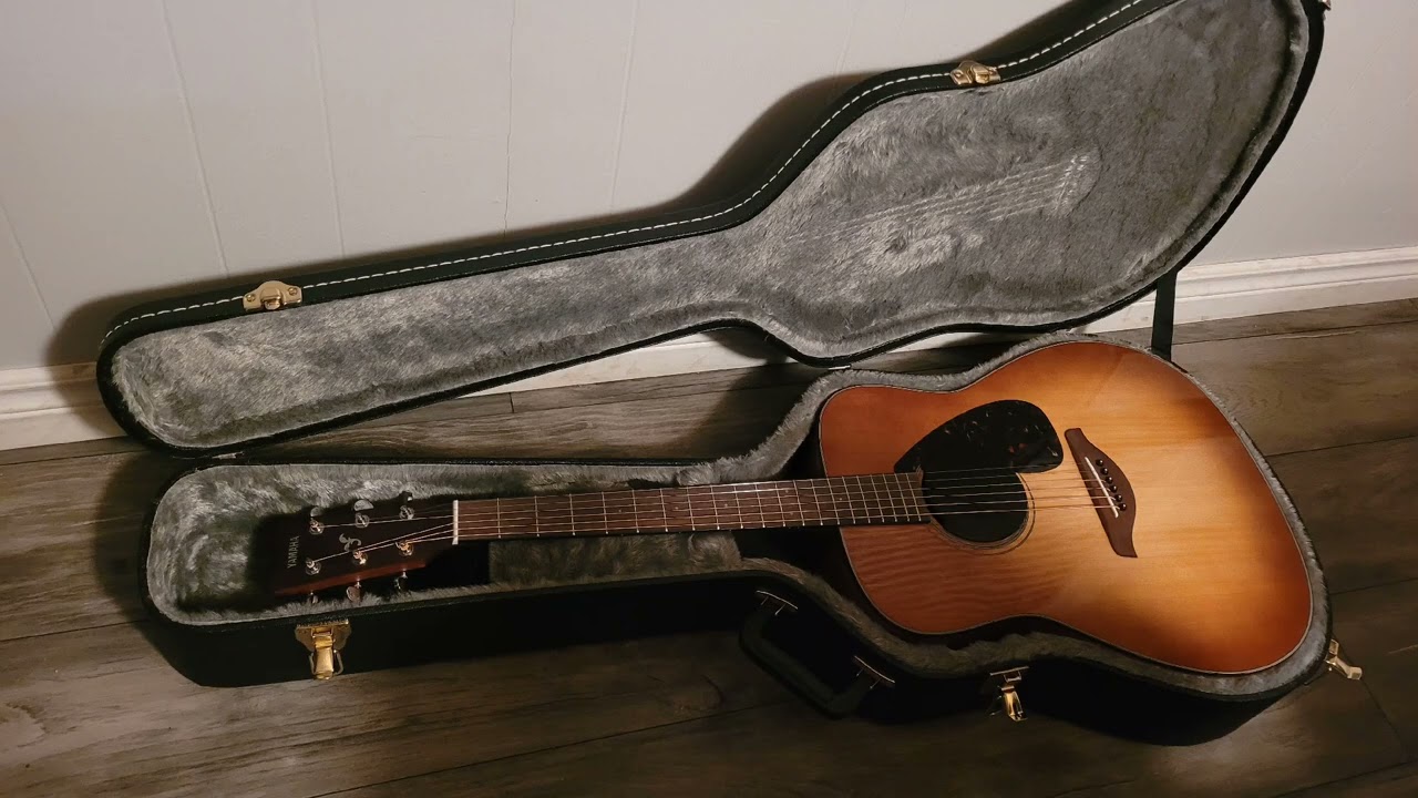 Got a new hard case for the old guitar