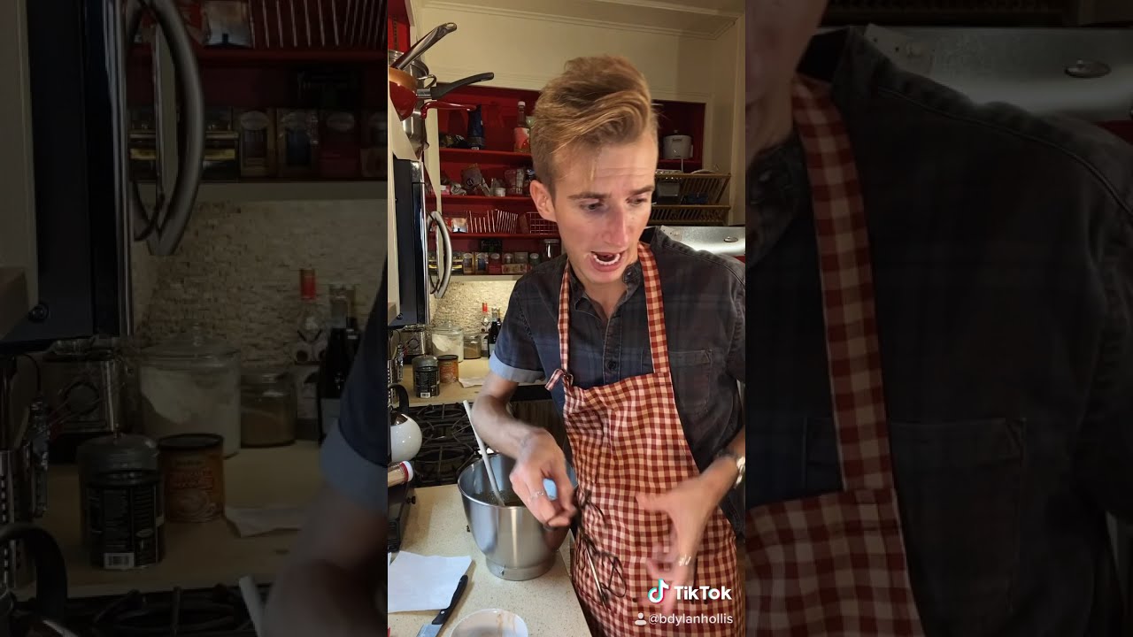 Дилан Холлис &mdash; Свиной пирог (рецепт из TikTok Vintage)