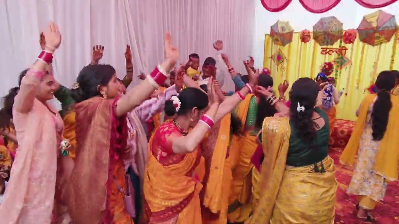 #Garhwali#Mandana#trendingshorts#viral#youtubeshorts#pahadi#dance 😍