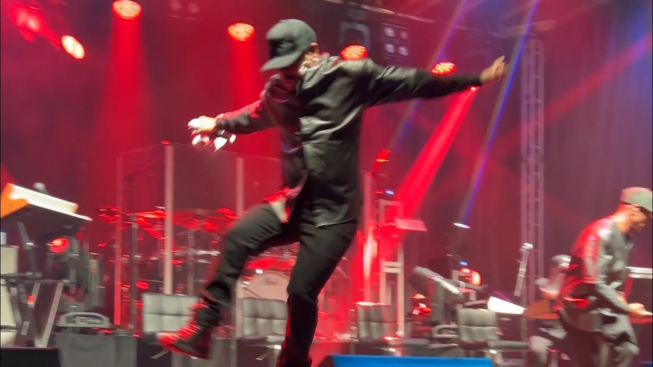 Sisqo performs GOT TO GET IT - 26 Years Later 