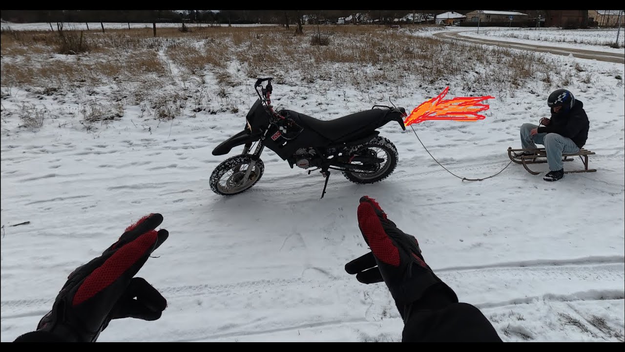 Schnee und Schlitten Spaß