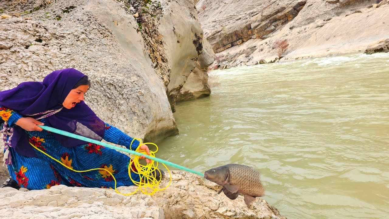 😱Giant fish pulled Tuba to the brink of collapse! A terrifying moment by the Khersan River🐟🔥