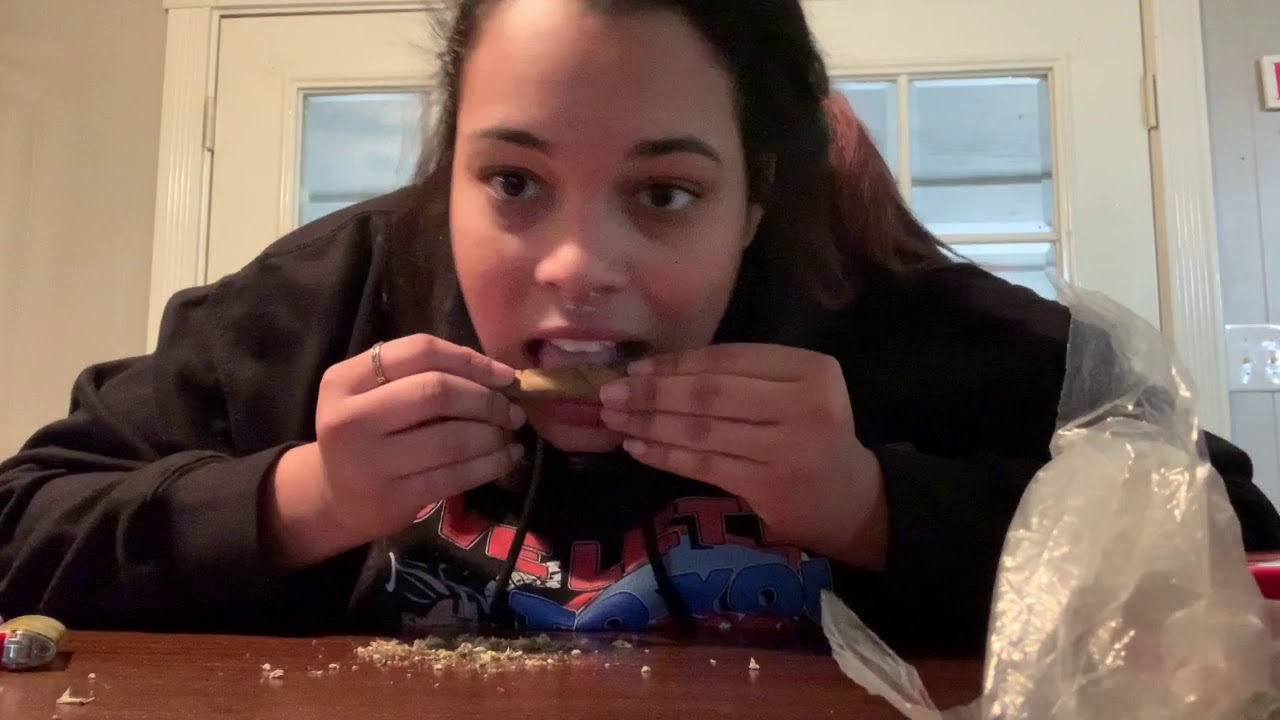 M-sizzle rolls a skimp on camera !!