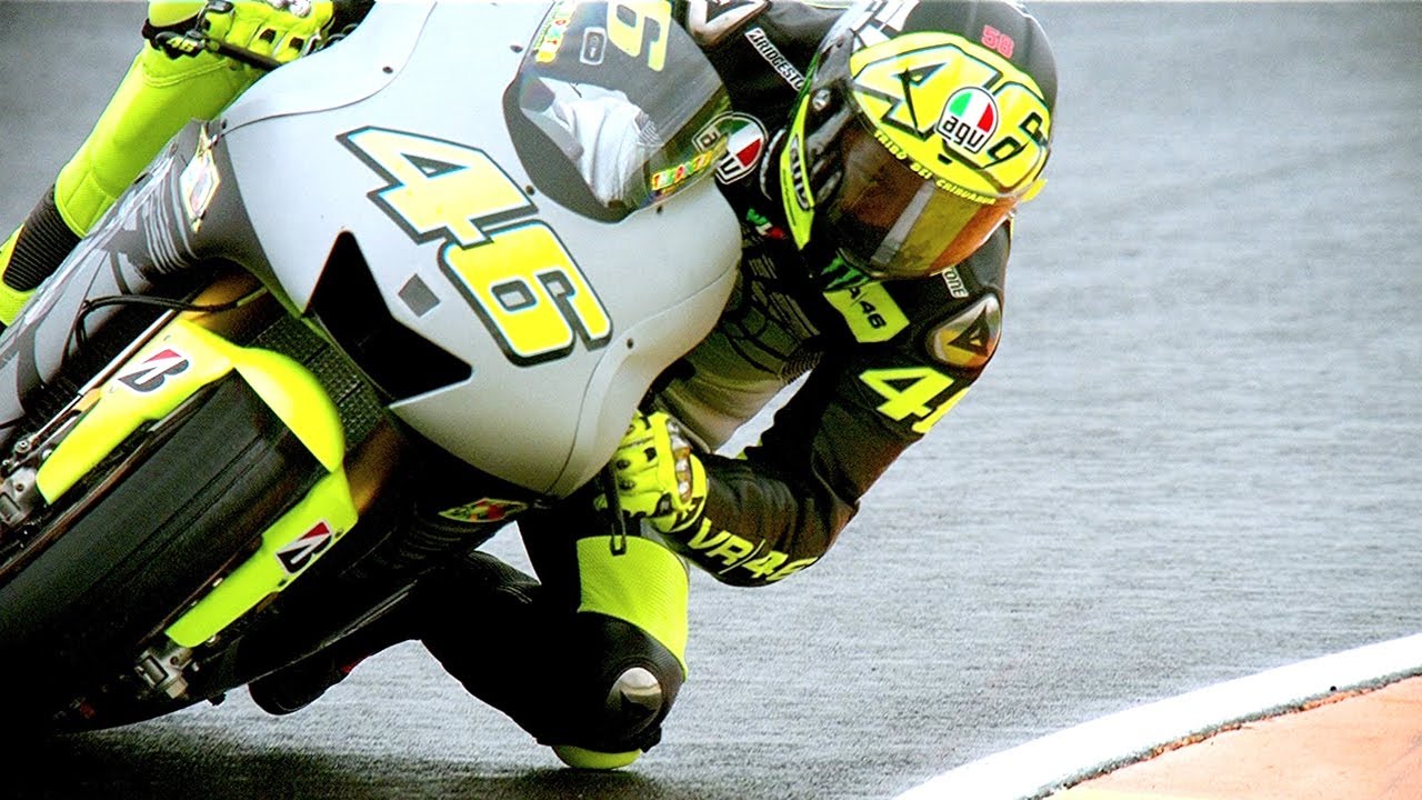 Valentino Rossi gets reacquainted with his Yamaha