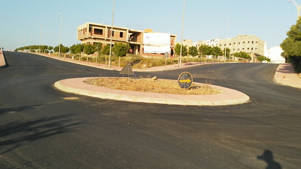 طريق الحد الغربية و حي الدغاليين و قرية جلولة أصبحت في حلة جديدة - توسعة وإعادة تعبيد الطرق