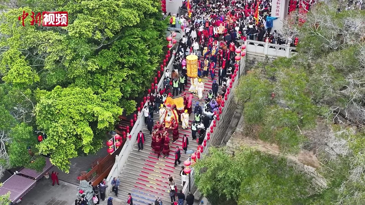 两岸信众护驾妈祖金身回上林故居省亲布福