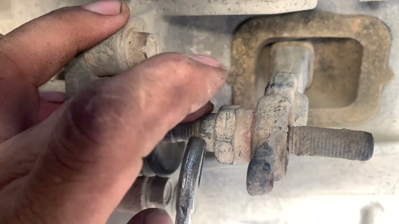 PAANO MAG ADJUST NG CLUTCH PARA TUMAGAL ANG ATING MGA CLUTCH DISC/ ISUZU 4HG1