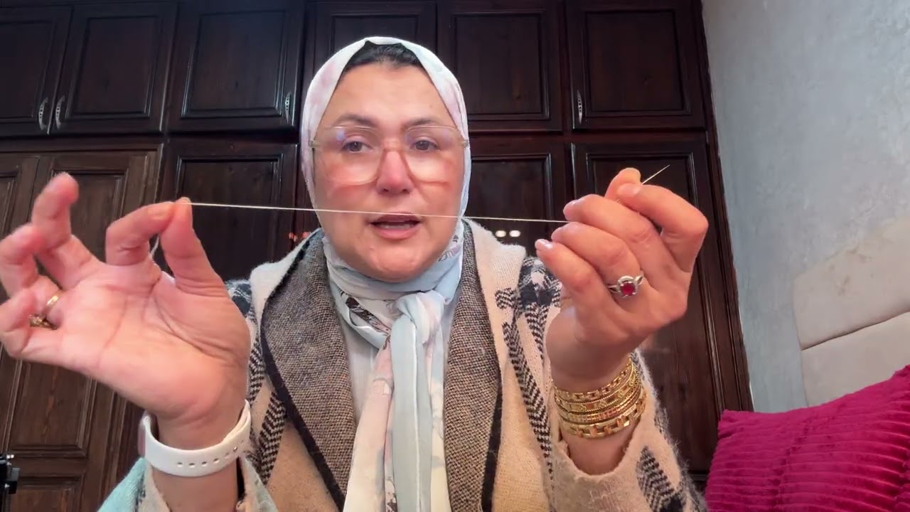 اللي حياتو راجعة باللور   وعايش فالهم والغم  اقلب حوايجو  واش  مقطعين