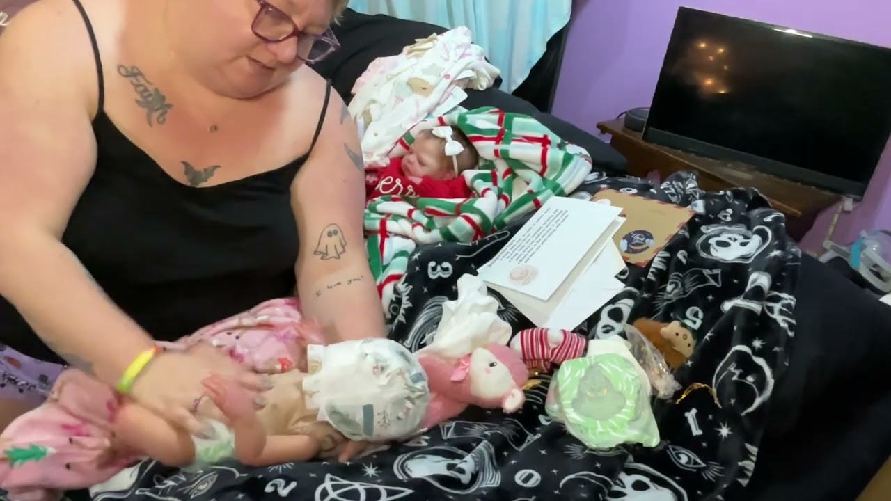 Открываем коробку с куклой Reborn в Аделаиде!