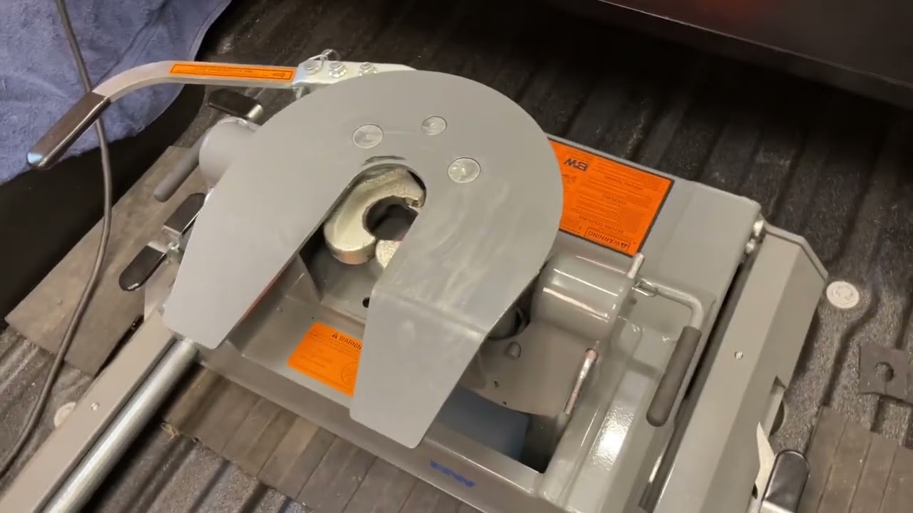 B&W Slider 5th wheel hitch clunks.