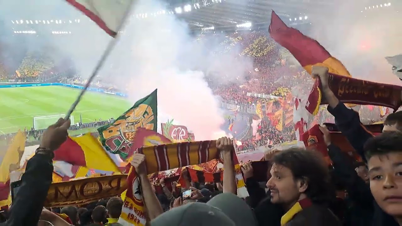 Roma Bayer Leverkusen 1-0 inno europa league e inno Roma Curva Sud live