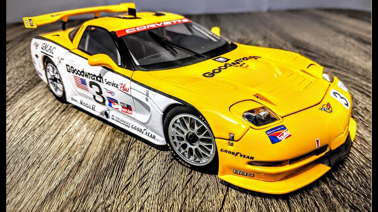 Unboxing AutoArt 2000 Chevrolet Corvette Racing C5R #3 Goodwrench
