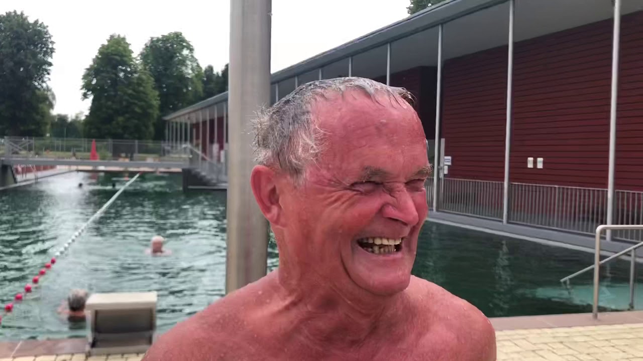 77jährige Wasserratte