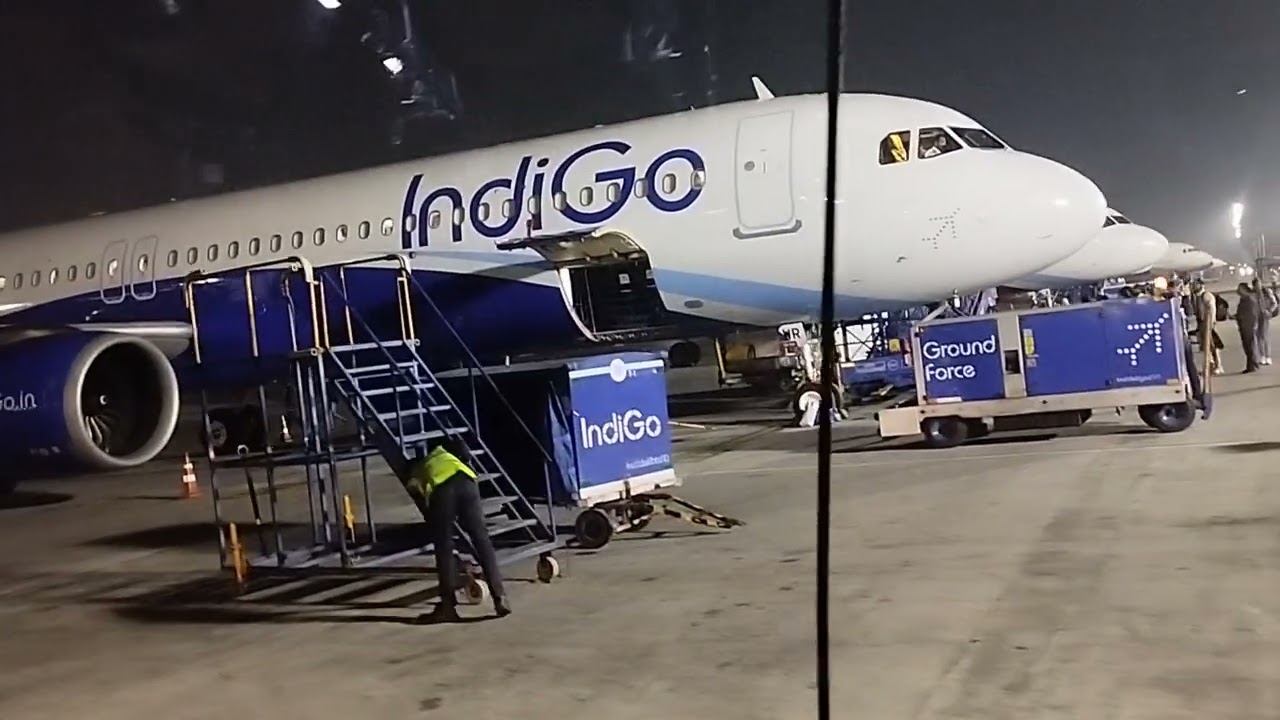 delhi airport per suttel bus duwara airoplane tak ki yatra#sutlebusairport#delhiairport#indigoflight