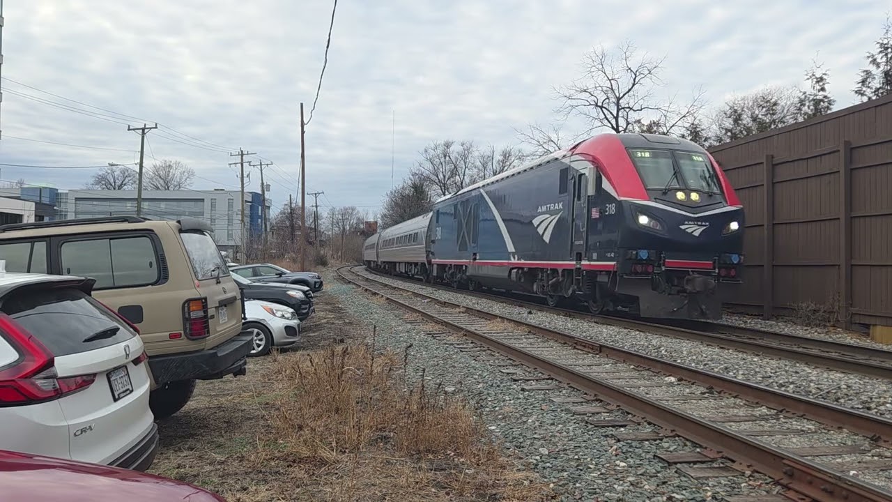 Amtrak Cardinal leaving Union Station
