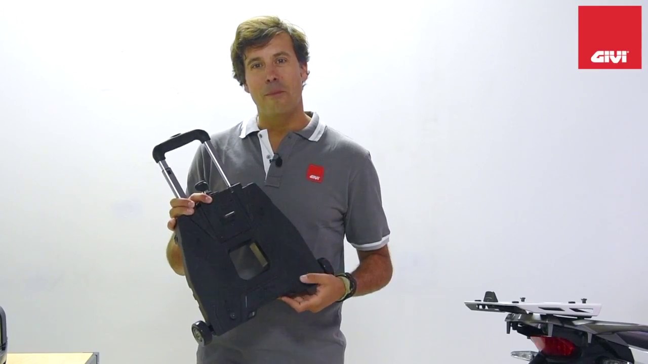 Parrilla Givi S410 Monokey convertible en carro
