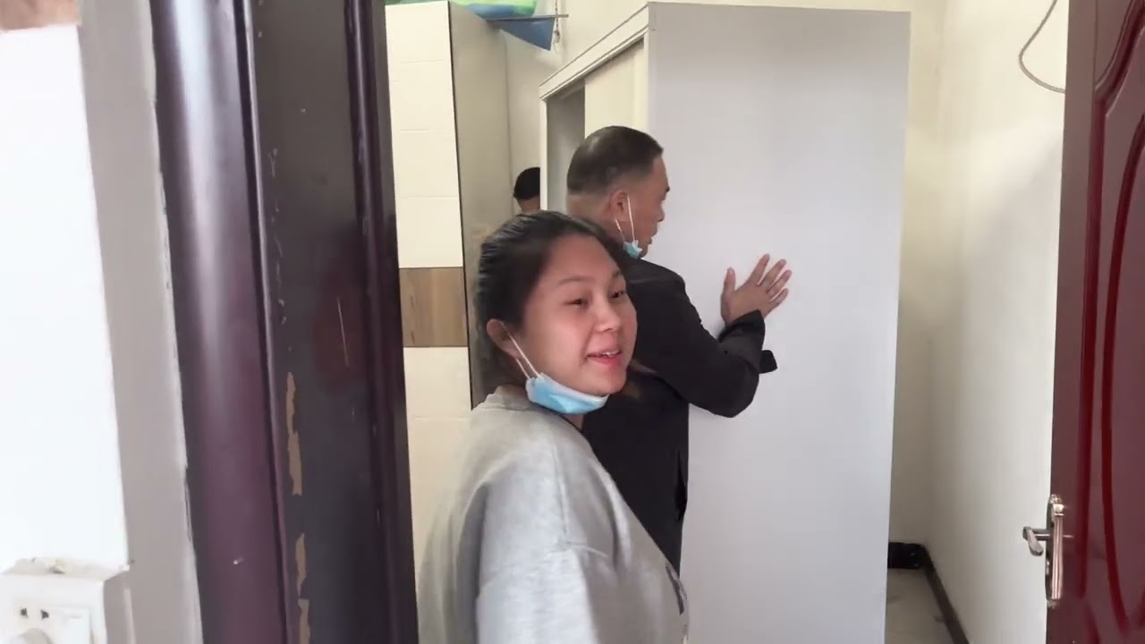 房间里加装了一组新柜子，从此以后告别邋遢，做个持家的好宝妈