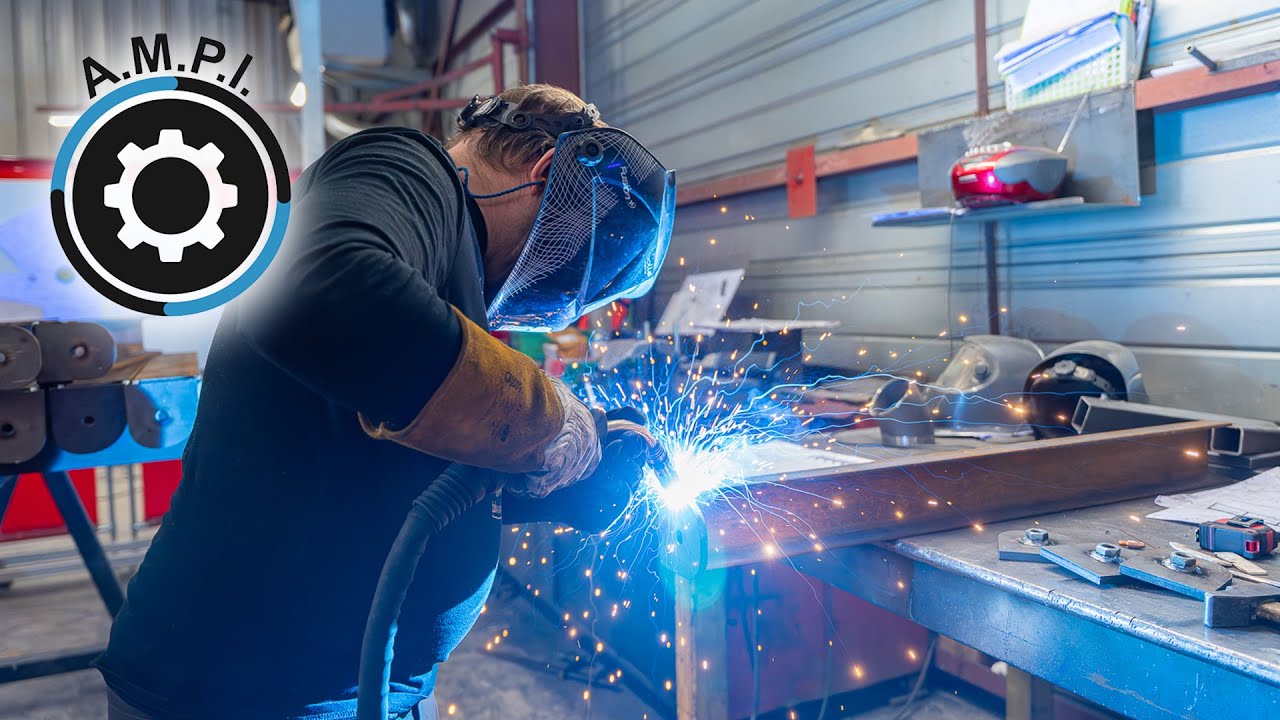 AMPI France | Fabrication et assemblage d'une passerelle industrielle sur mesure dans notre atelier