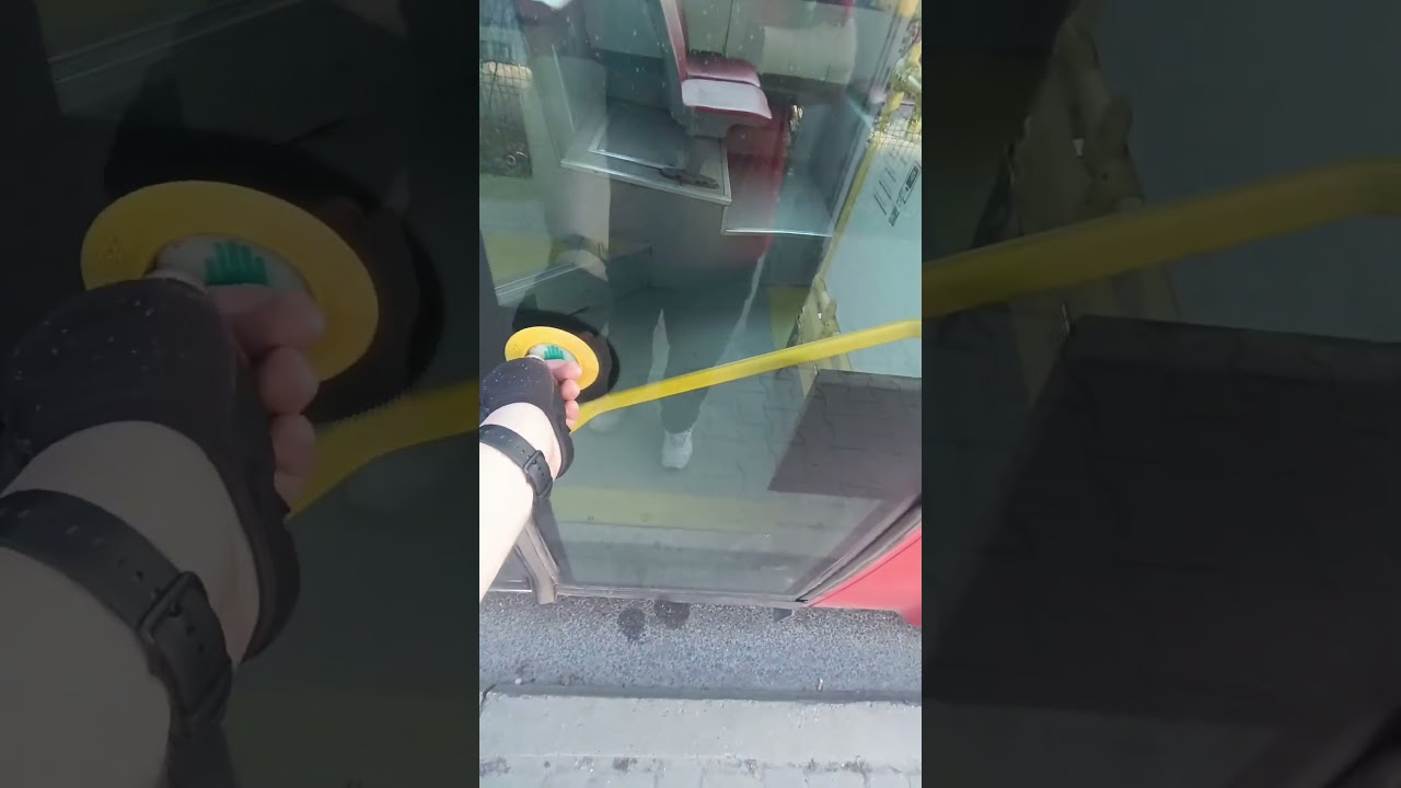 Sn&aacute;ď dostanem norm&aacute;lnu odpoveď #mhd #bratislava #bus