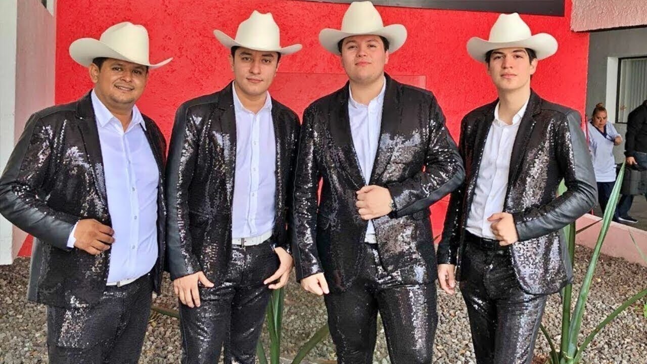 Edicion Especial Con Banda La Conquista - El Molde (En Vivo)