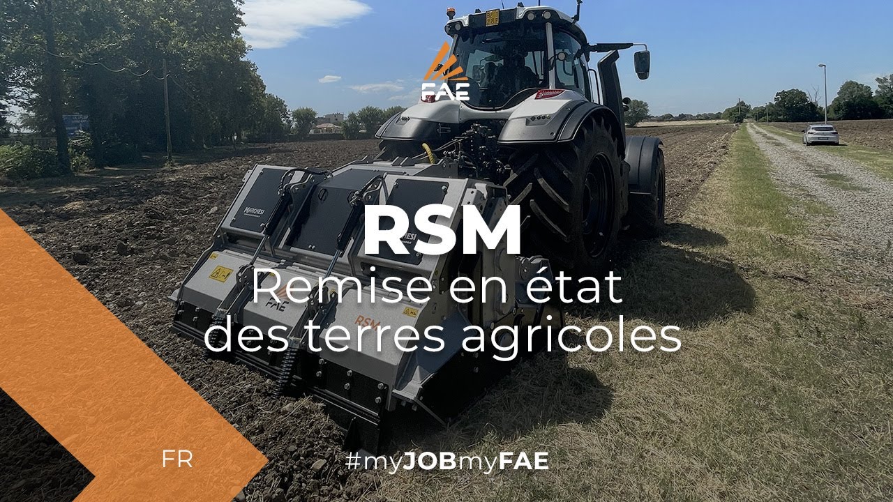 Le broyeur de pierres FAE pour les travaux exigeants au travail avec un tracteur Valtra