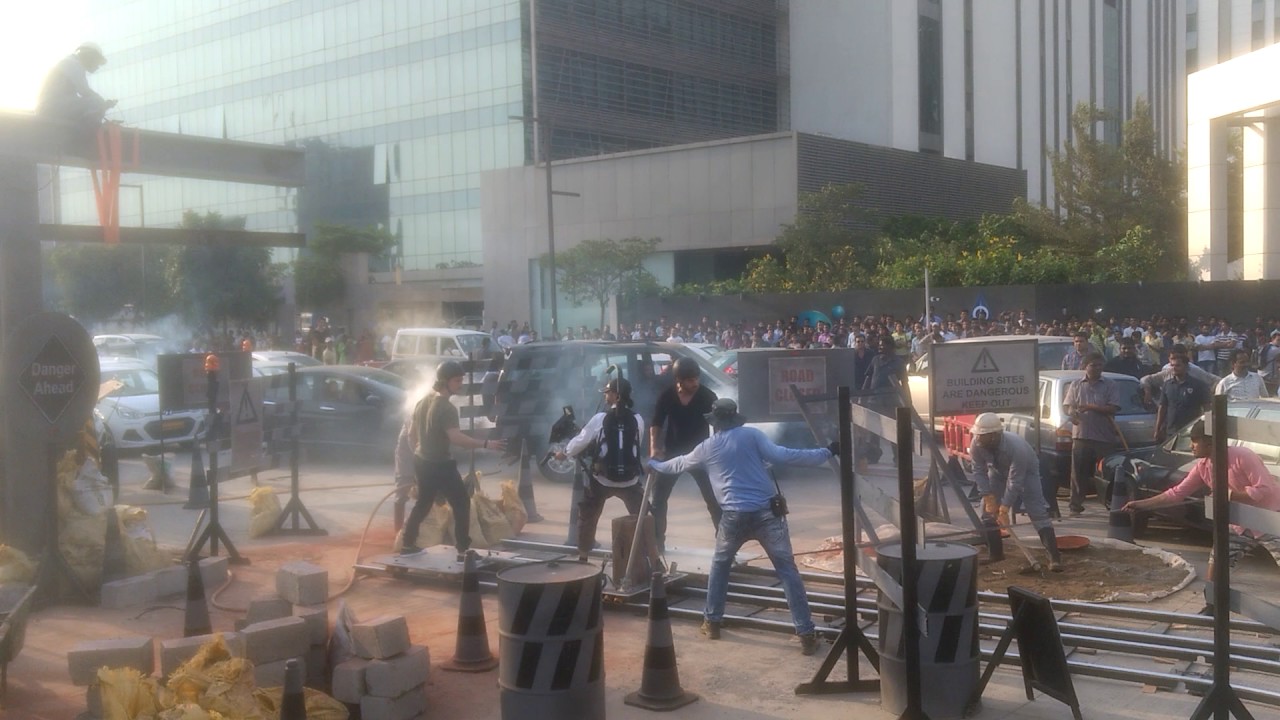 Tiger Shroff and John Abraham Caugh Live Shooting in Capgemini office airoli Gigaplex mumbai shoot 2