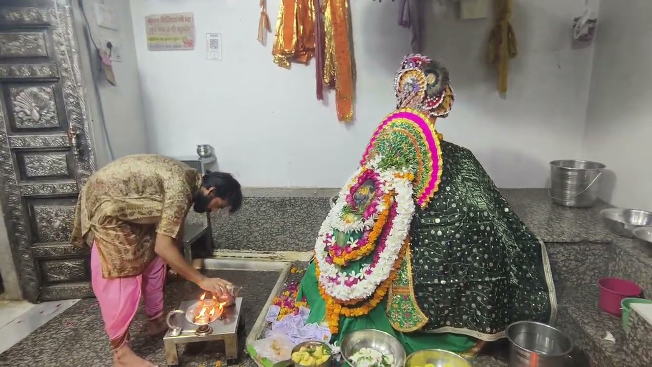 जय गिरिराज महाराज जी के मंगला आरती के दर्शन दानघाटी मंदिर गोवर्धन मथुरा-वृंदावन 4/8/2025