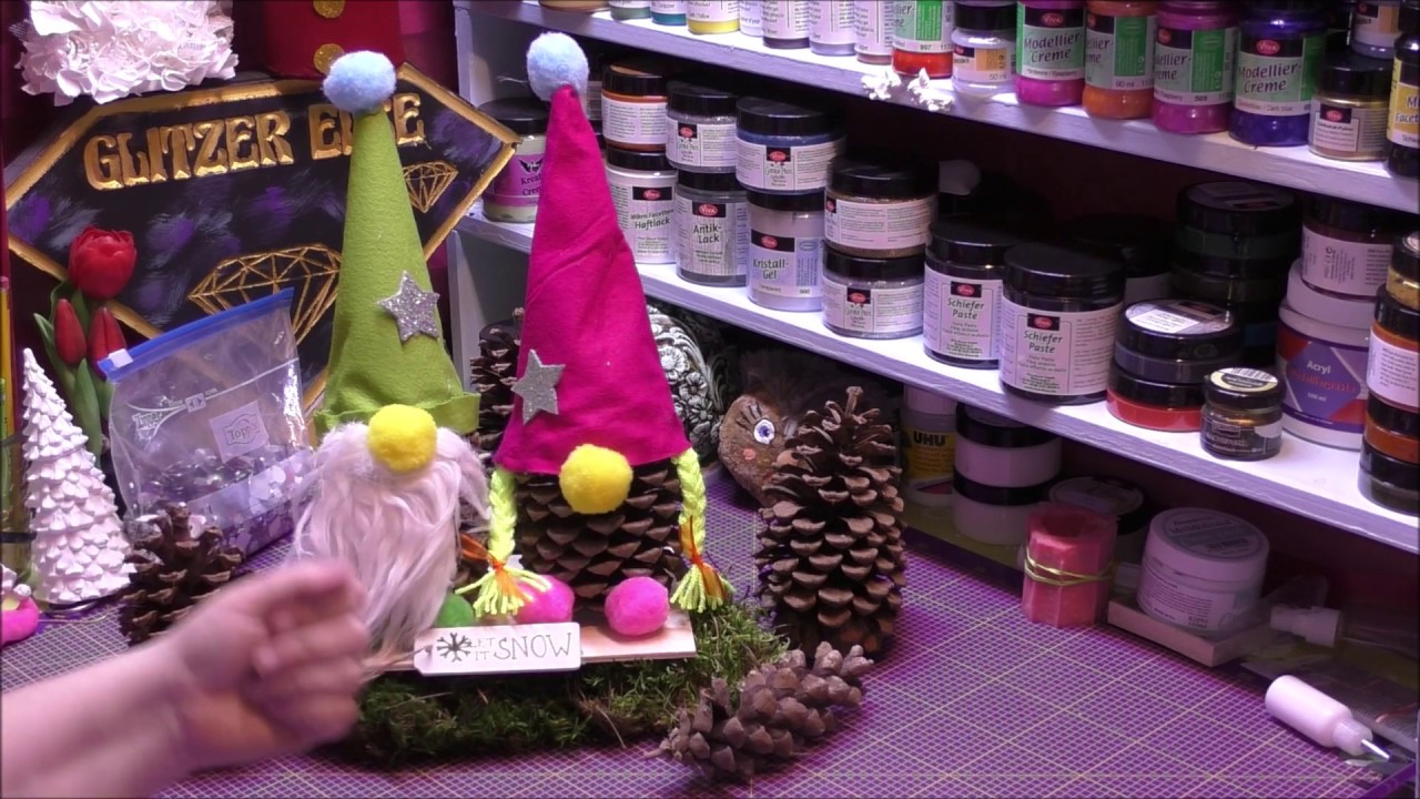 Weihnachts Wichtel aus Zapfen gemacht
