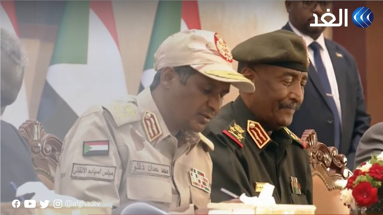 لحظة توقيع القوى السودانية للاتفاق السياسي الإطاري