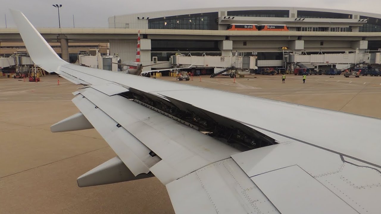 American Airlines Boeing 737-800 [N975AN] push back, start up, and takeoff from DFW