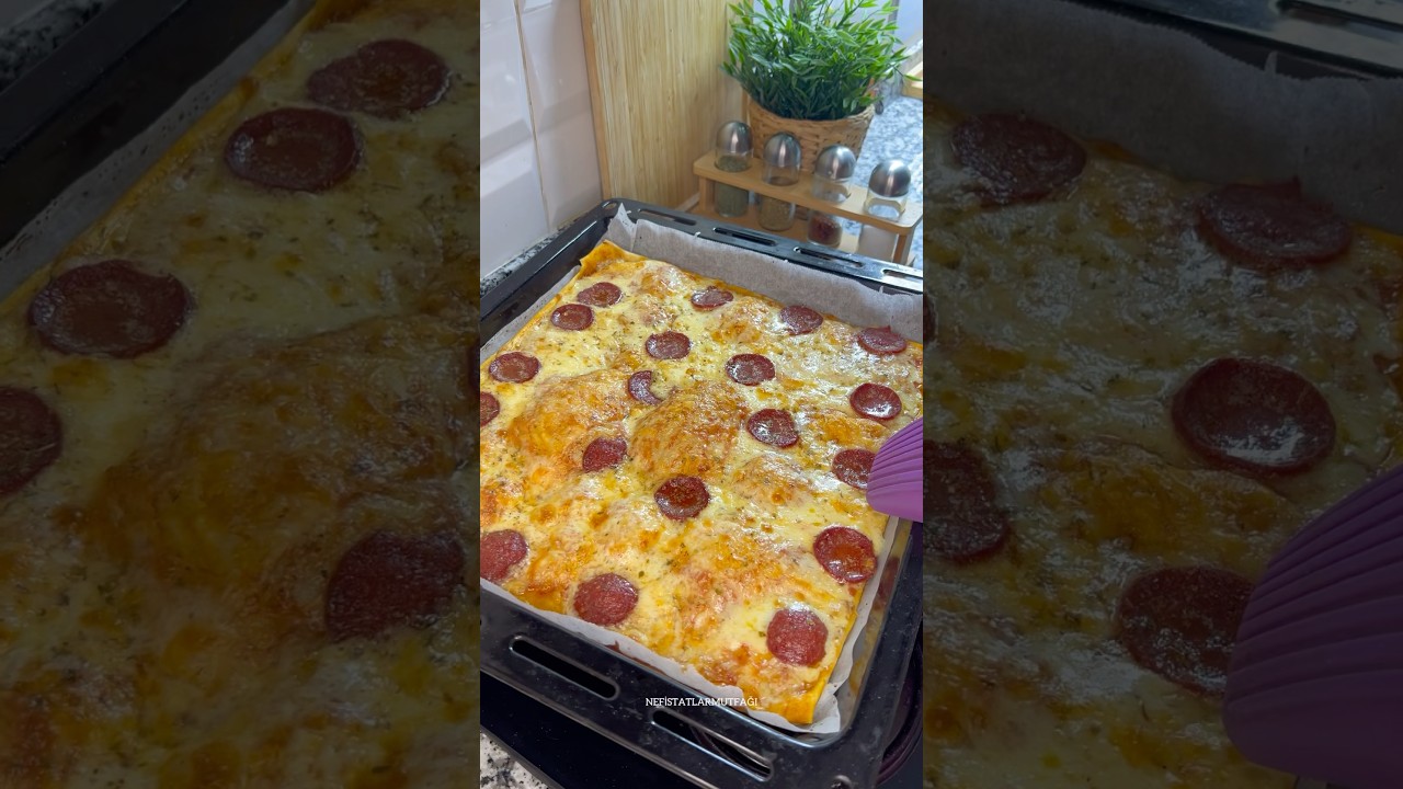 Yufkadan pizza tarifi😍 #pizza #pizzatarifi #shorts Malzemeler yorumda👇👇