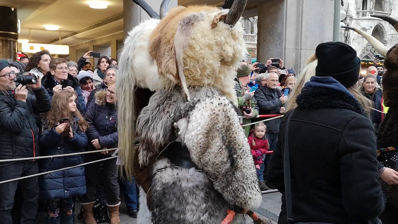 München Krampus- und Perchtenlauf 2019  über den Marienplatz