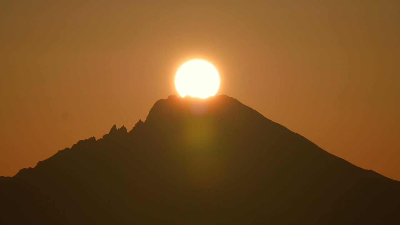 夕日の美しい絶景　ダイヤモンド利尻富士