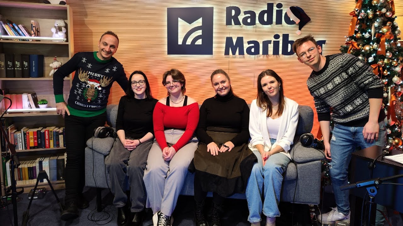 Glasbena božična čarovnija na Radiu Maribor - Ana Bezjak in učenci