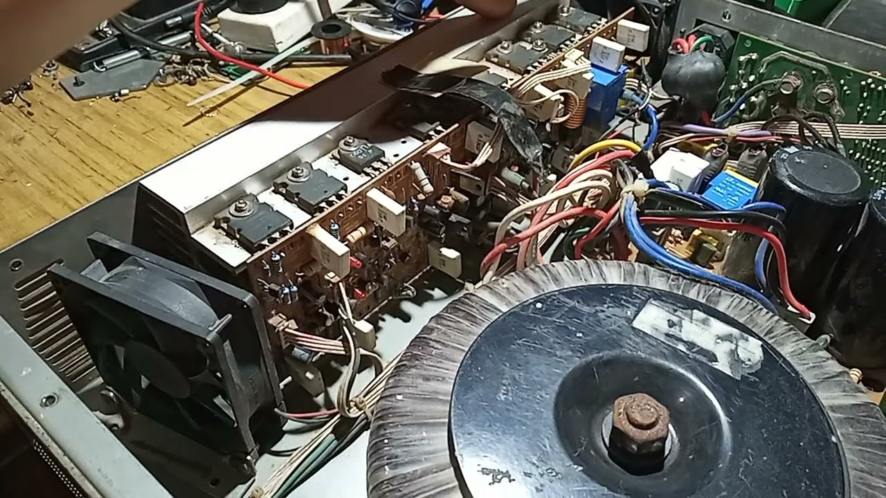 Reparación Potencia PVi 3000, canal con distorsión, detalles varios (Parte 1)
