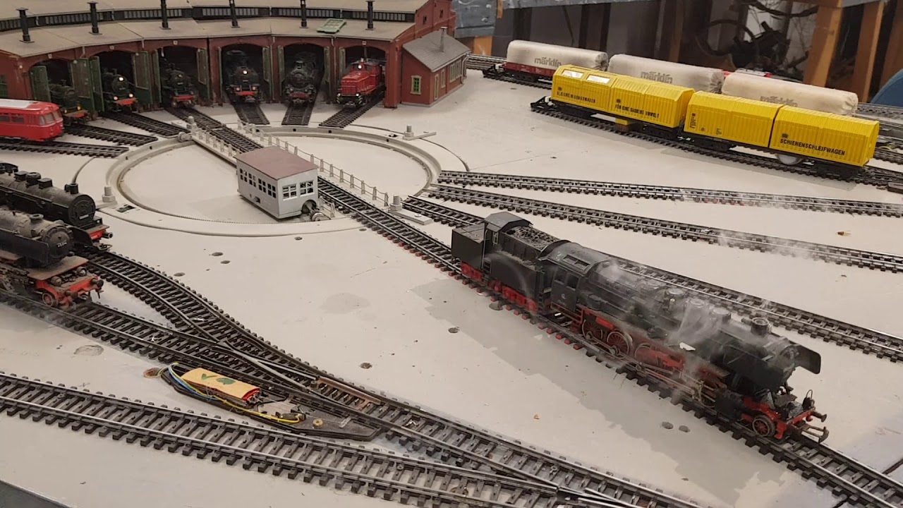 Marklin automation with Train Controller and turntable