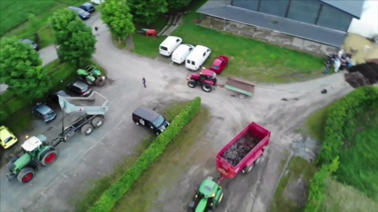 Polterabend: Häcksler, 20 Kipper & 2 Lamas