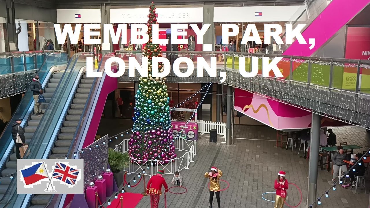 CHRISTMAS TIME AT WEMBLEY PARK FEATURING WEMBLEY STADIUM AND LONDON DESIGNER OUTLET I ASH & RUTH