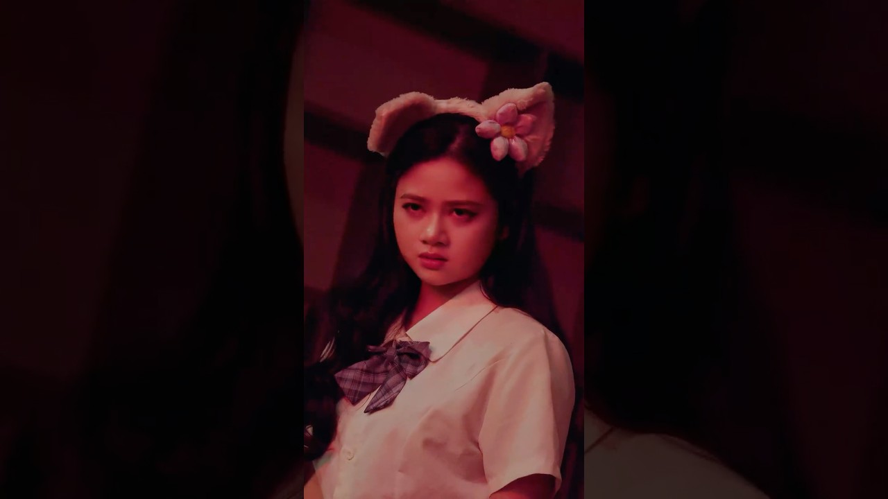 The Mirror Knows The Truth 🪞 #lilymeow #lilymiumiu #couplegoals #schoolcrush #schooldrama