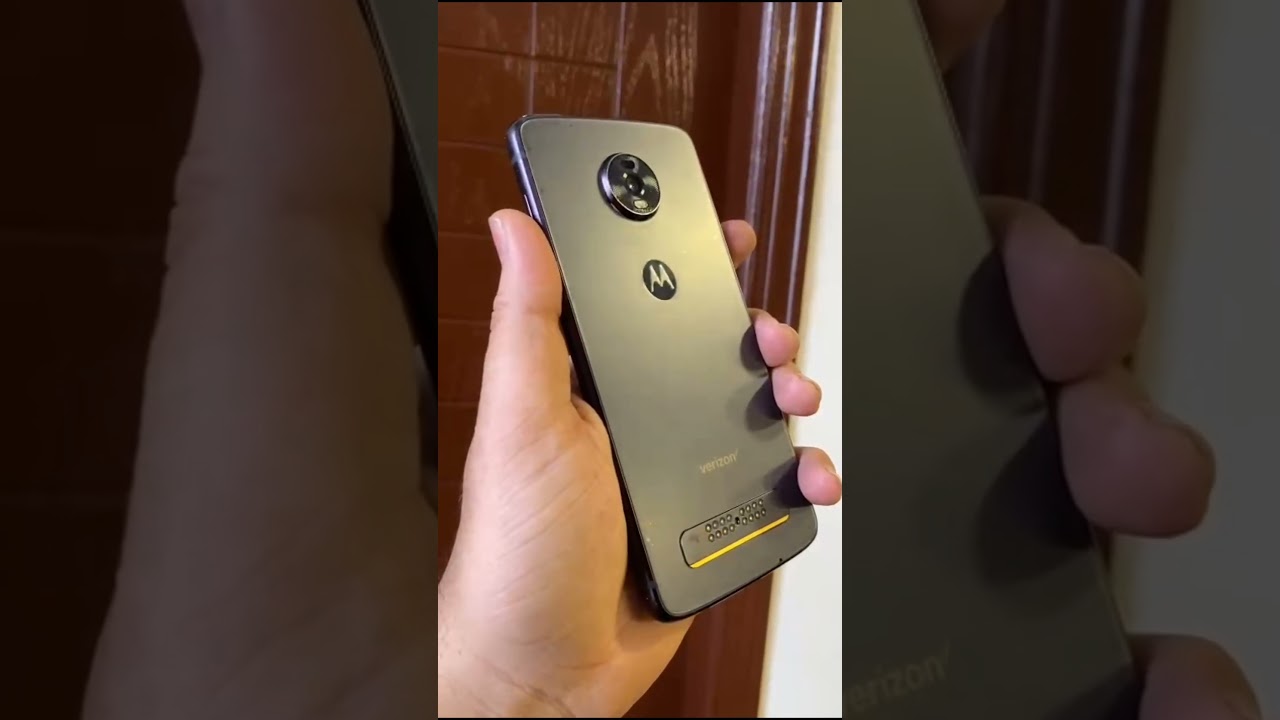 Motorola Z4 in just Rs 23,999/- ❤️